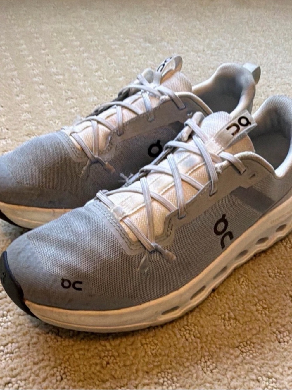 On Men's Low Top Lace Up Athletic Sneakers Gray White Black Rubber Outsole